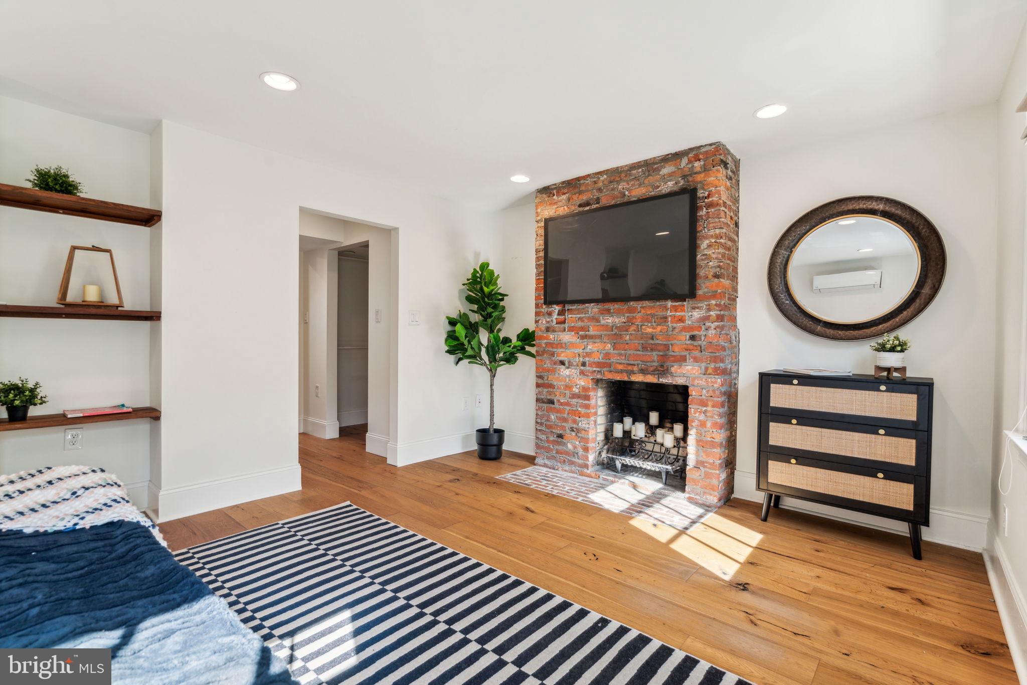 131 Bainbridge St