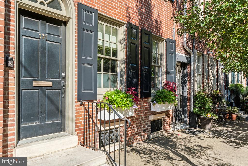 131 Bainbridge St