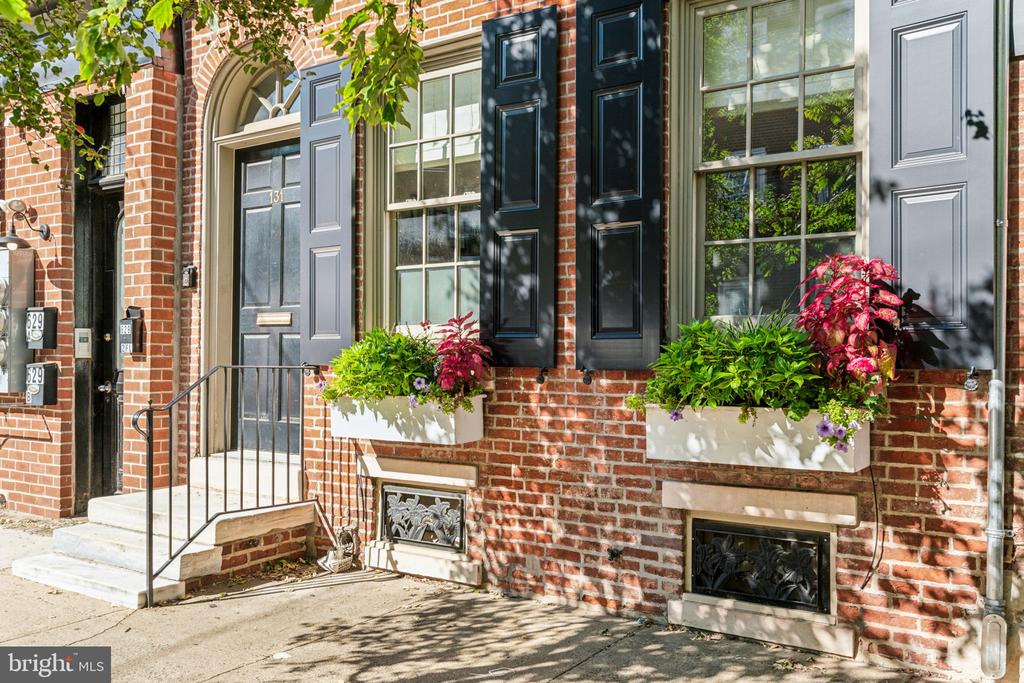 131 Bainbridge St