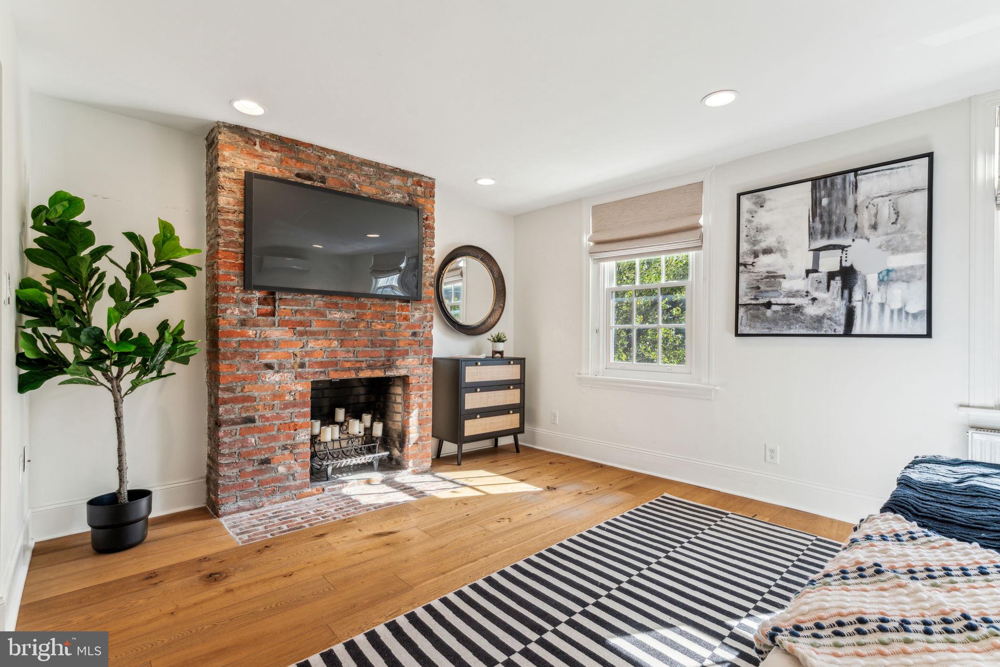 131 Bainbridge St