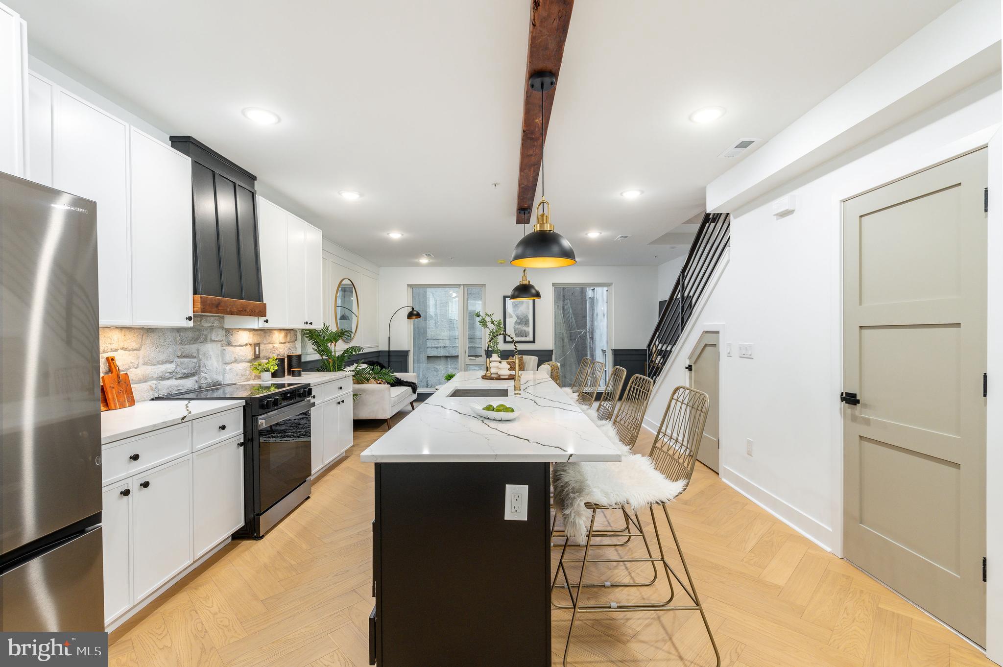 609 S Orianna St #2