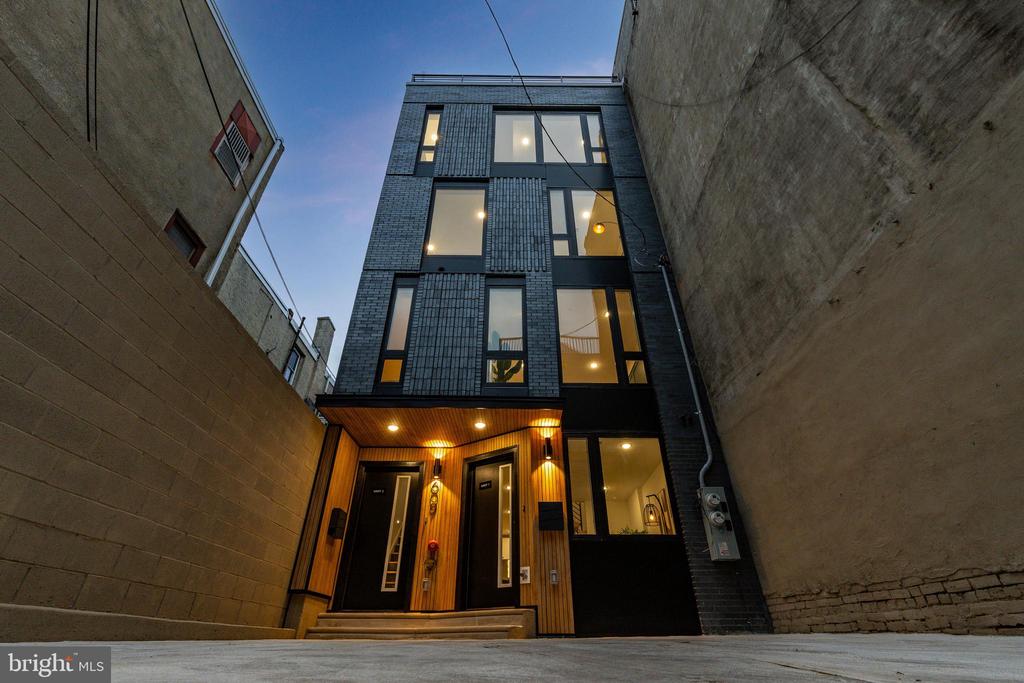 609 S Orianna St #2