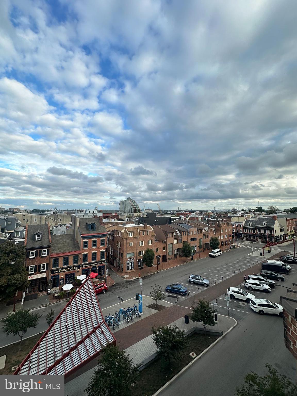 200-210 LOMBARD ST #710