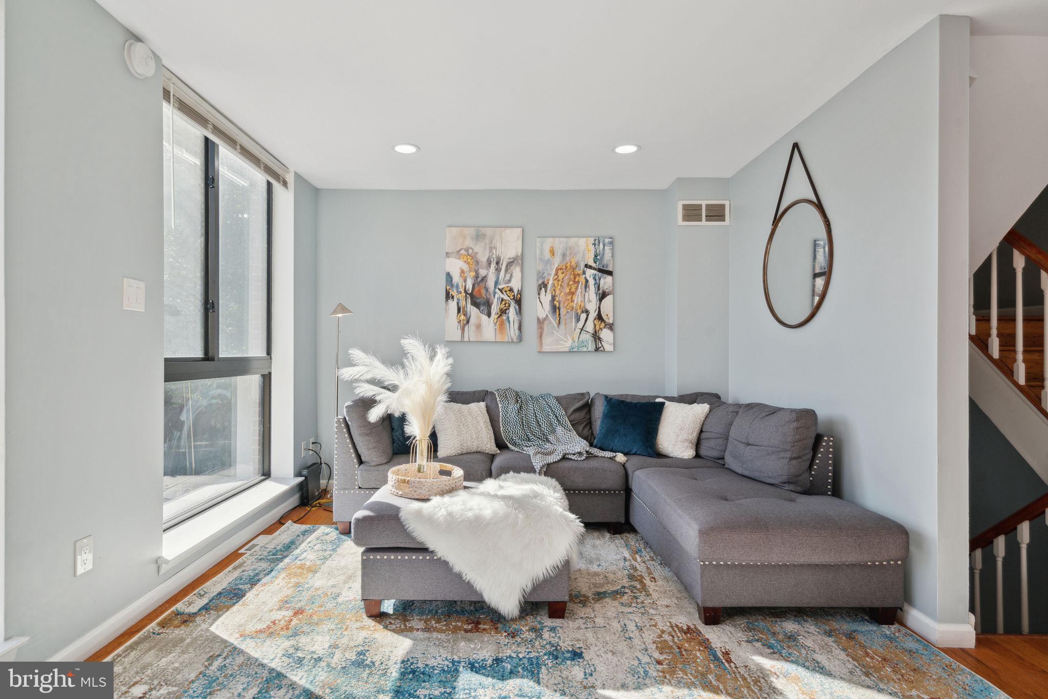 901 Lombard St