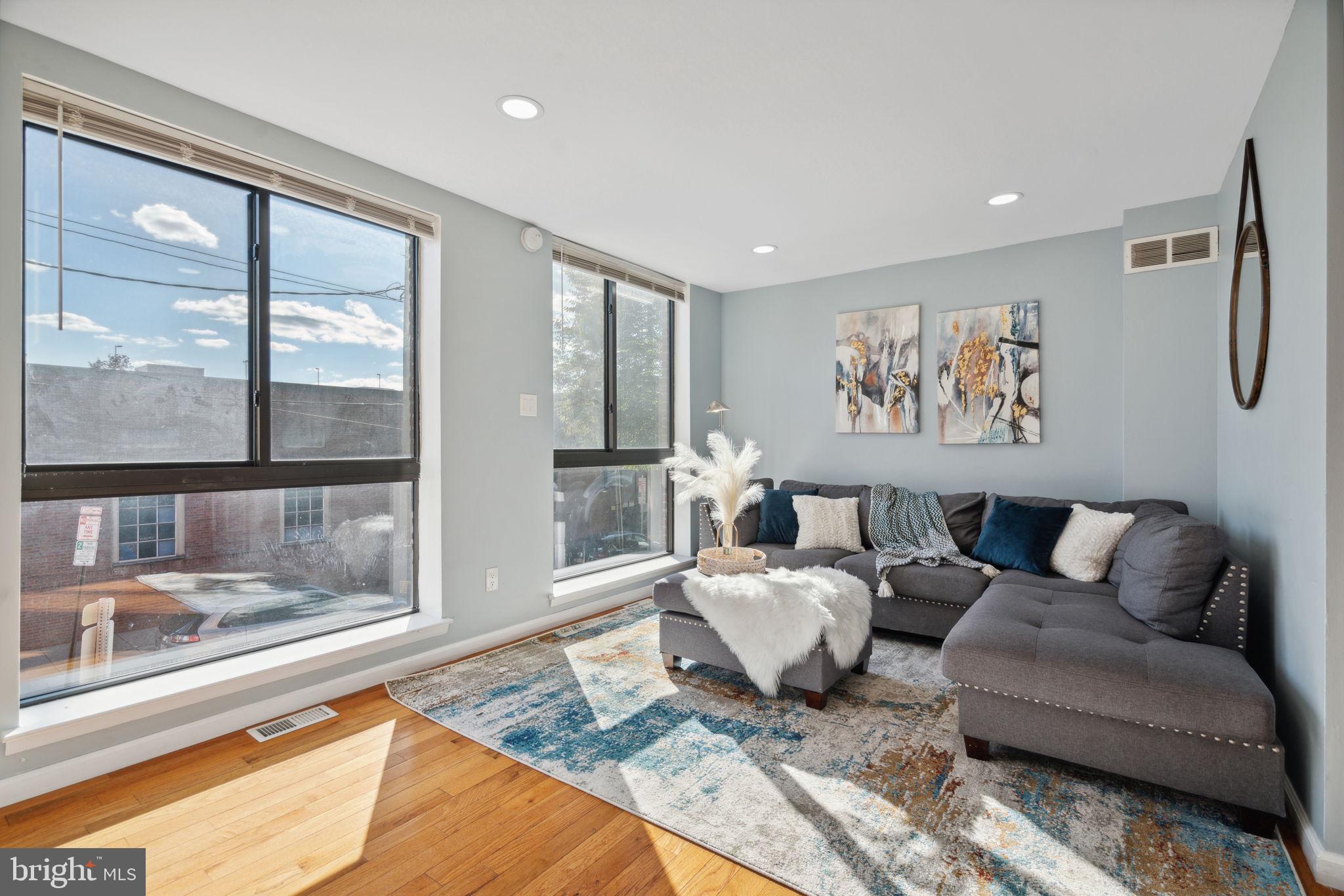 901 Lombard St
