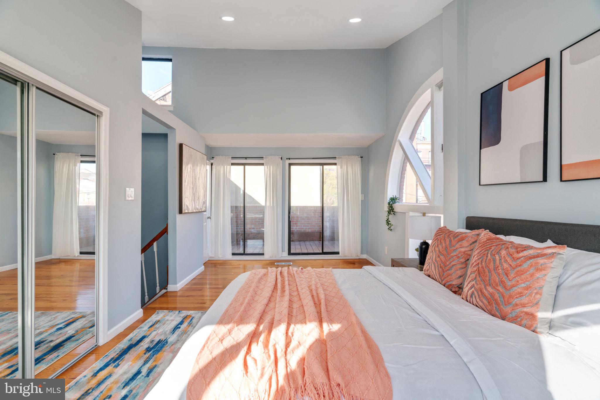 901 Lombard St