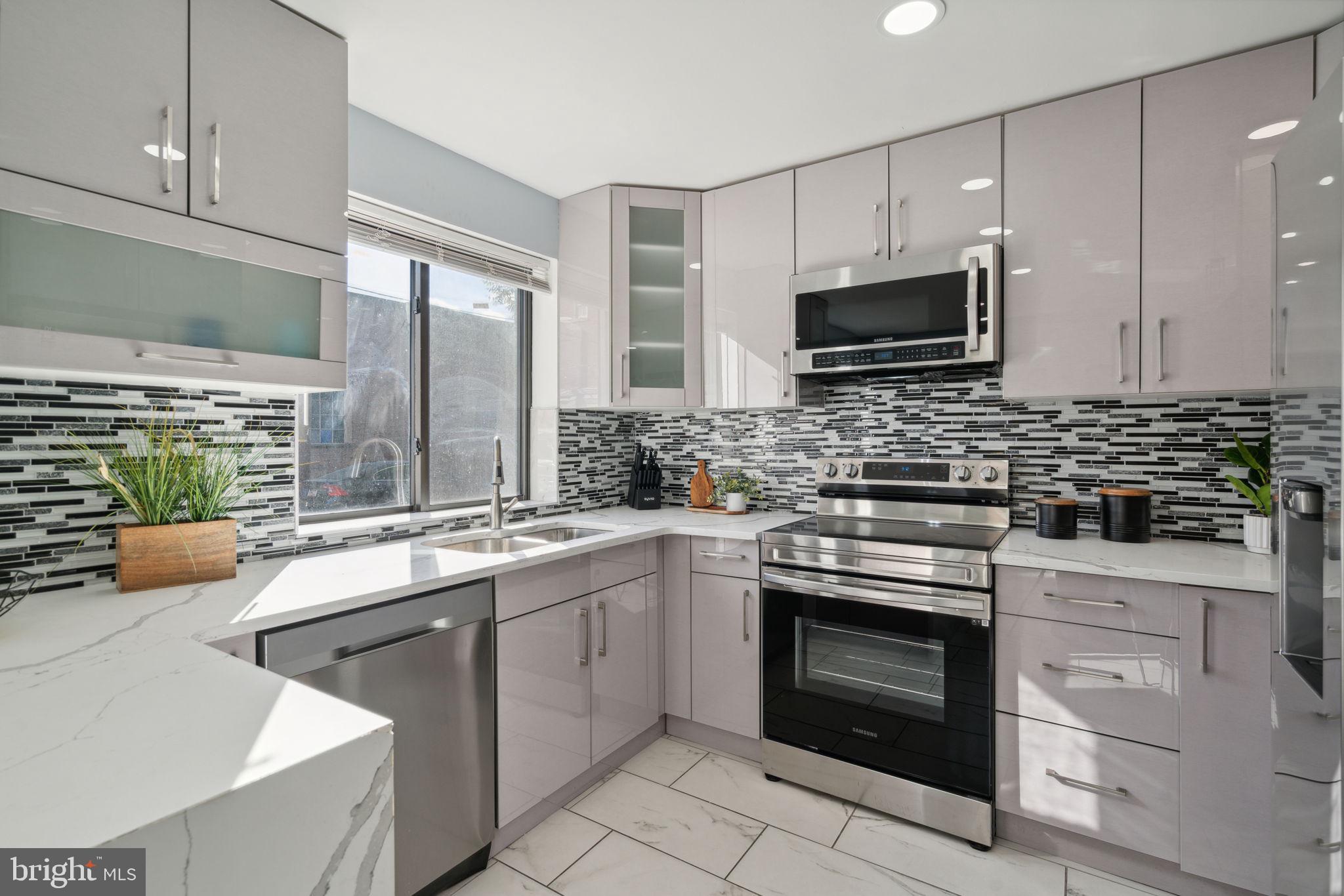 901 Lombard St
