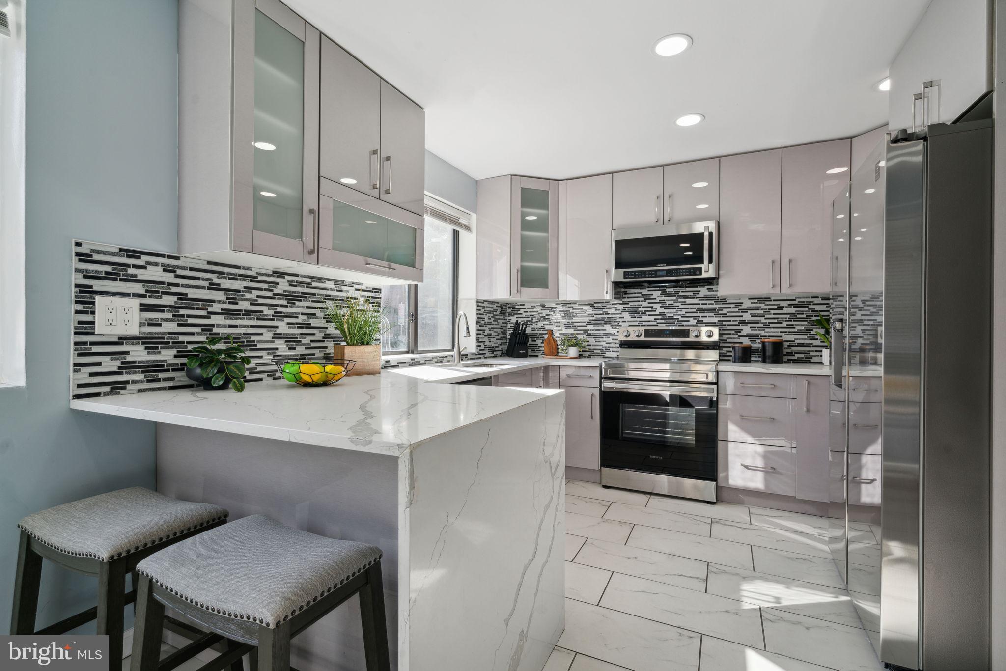 901 Lombard St