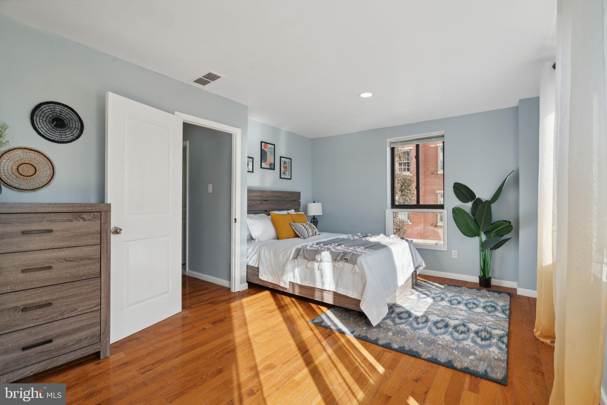 901 Lombard St