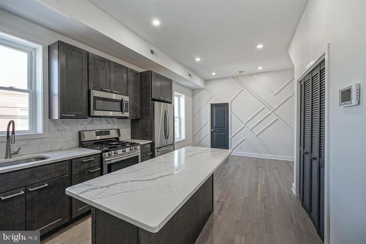 1542 TASKER ST #2F