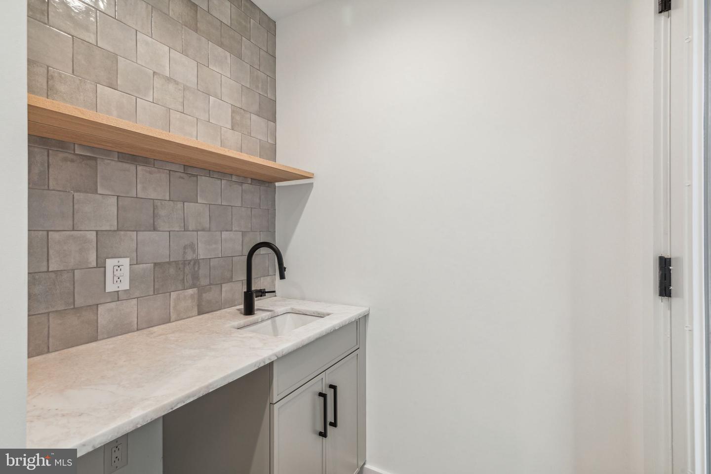 604 Brenna Walk