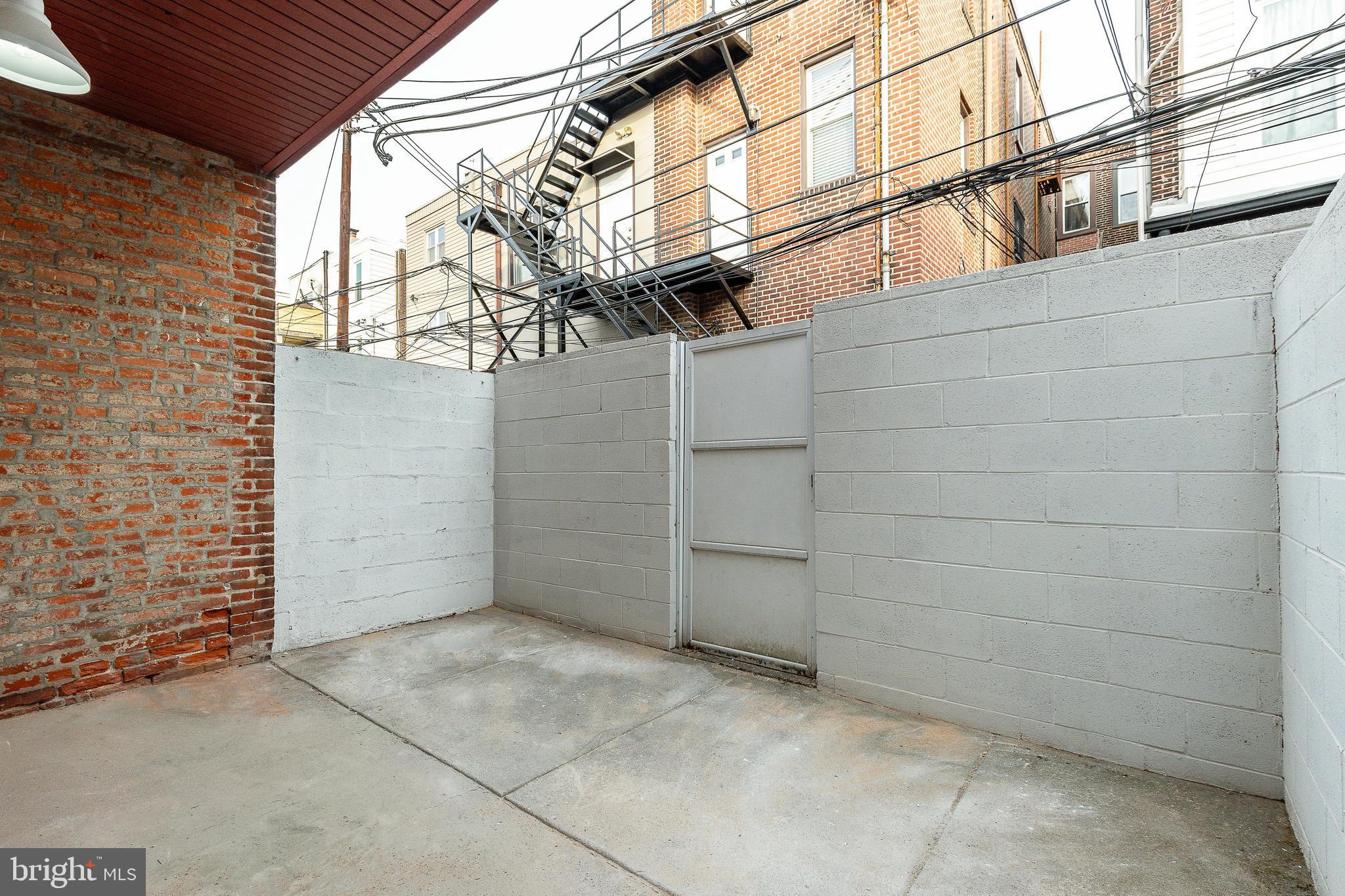 2431 S Rosewood St