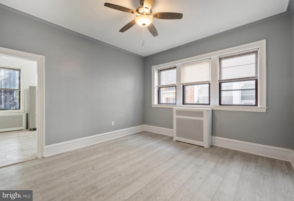 4929 CAMAC Unit: FLR 1
