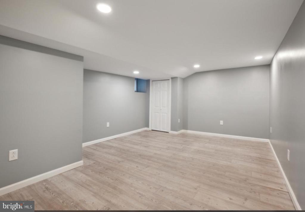 4929 CAMAC Unit: FLR 1