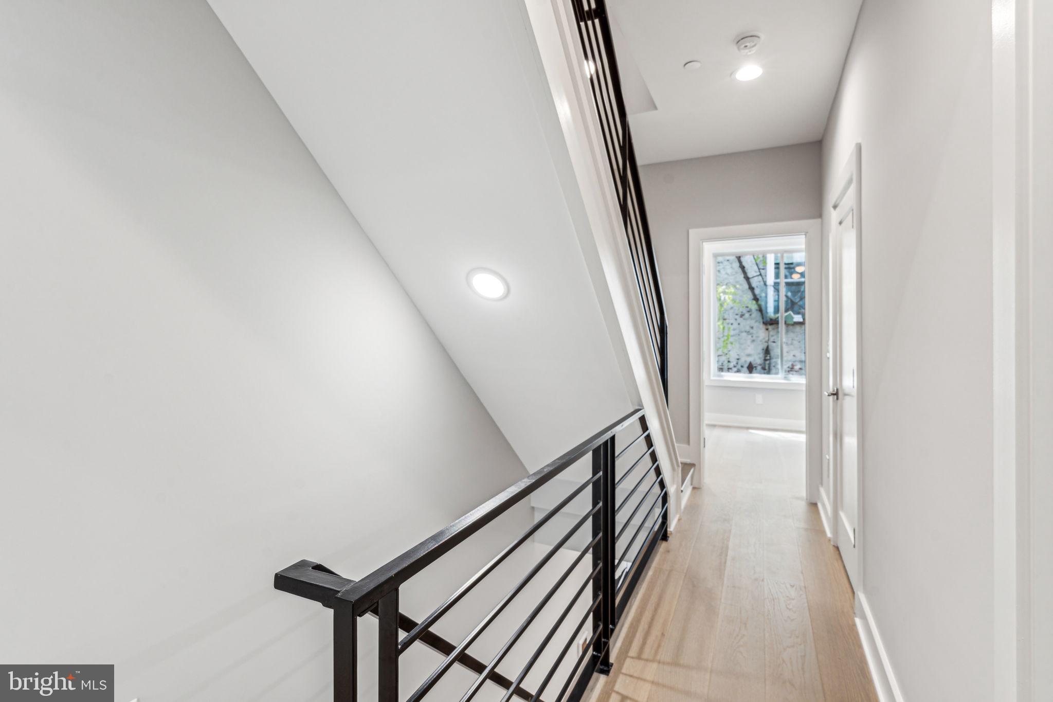 2121 E DAKOTA STREET