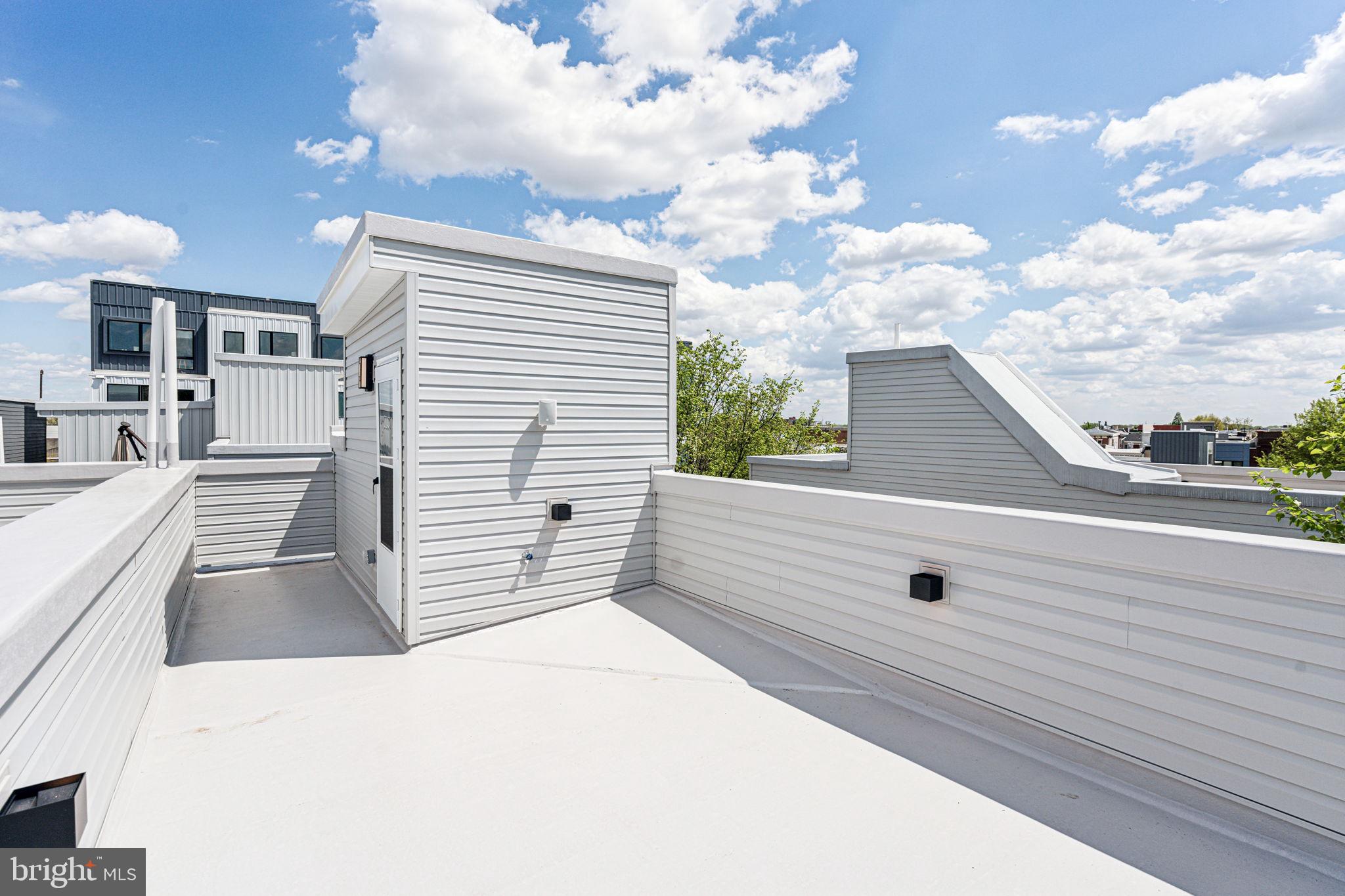 2121 E DAKOTA STREET