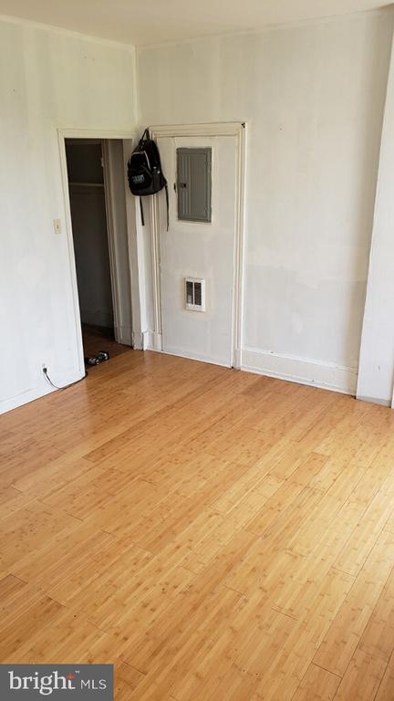 933 W Dauphin St