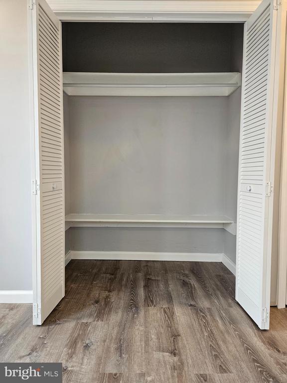 326 ROSELYN STREET Unit: A
