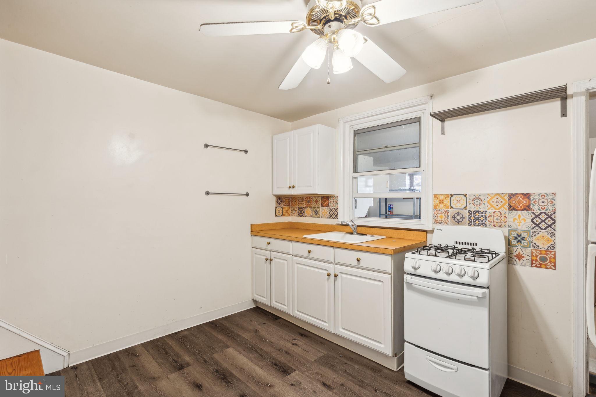 2304 Sepviva St