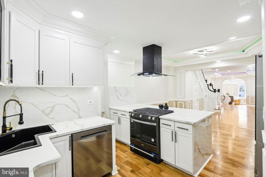 5919 COBBS CREEK PARKWAY