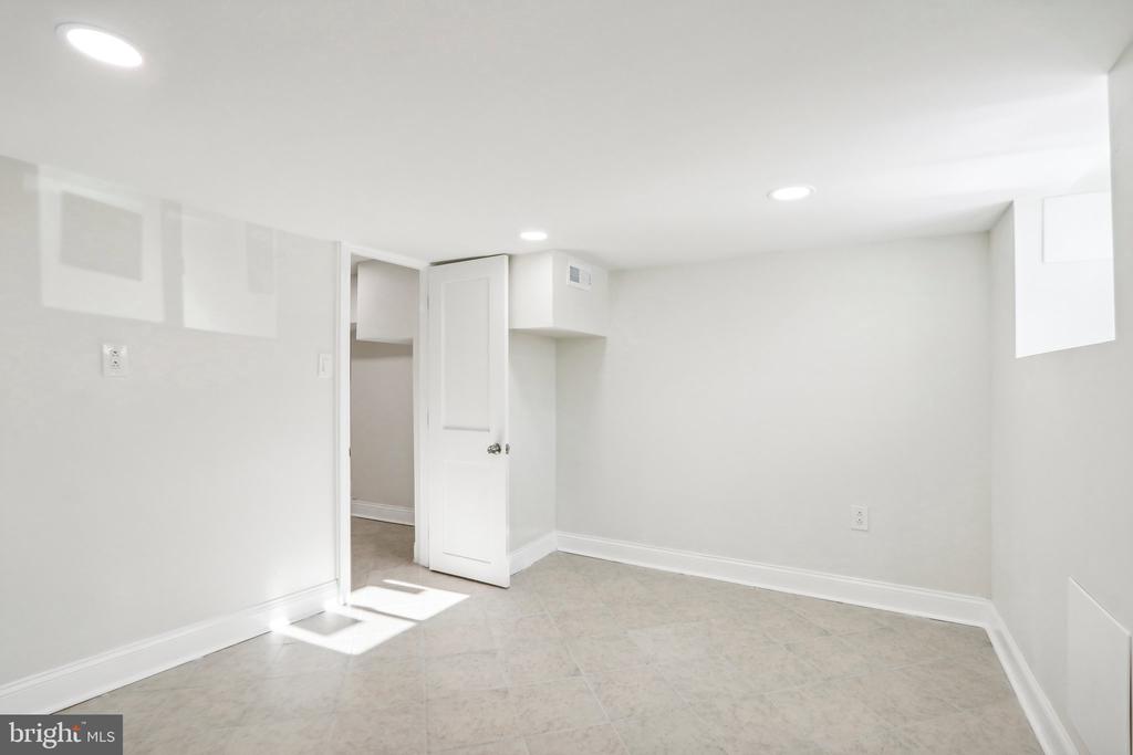 5919 COBBS CREEK PARKWAY