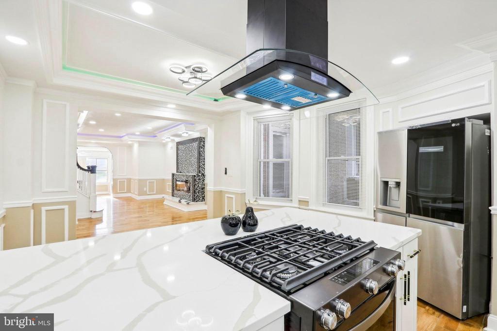 5919 COBBS CREEK PARKWAY