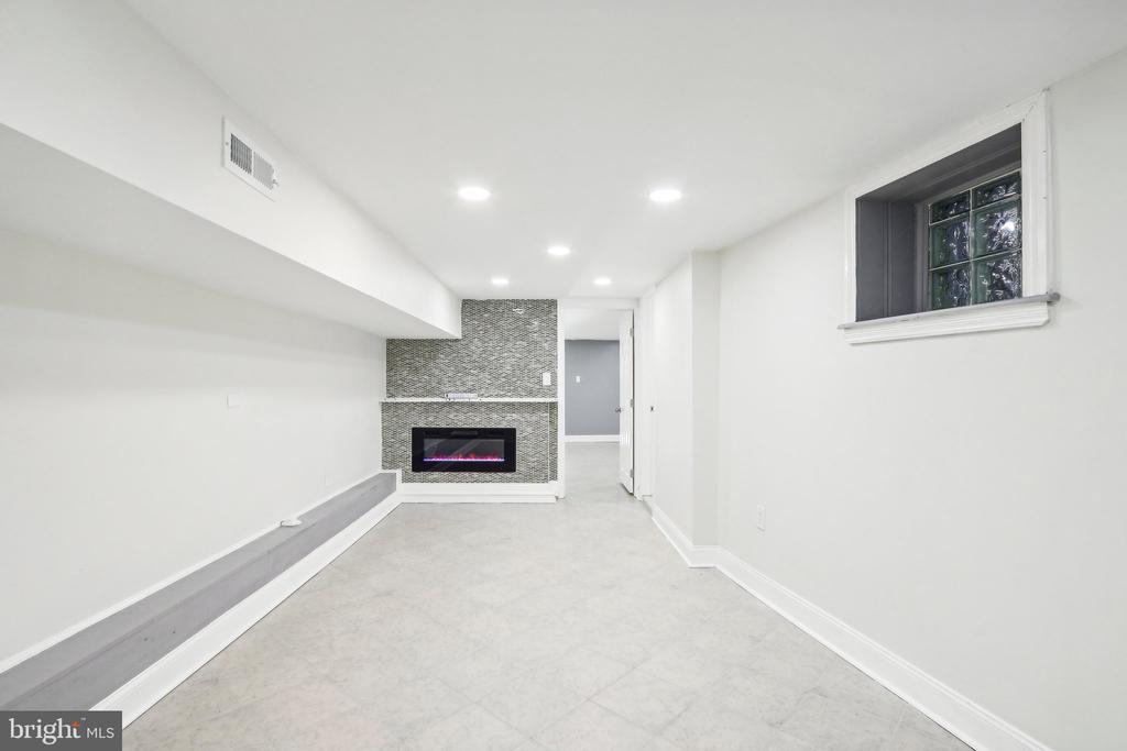 5919 COBBS CREEK PARKWAY
