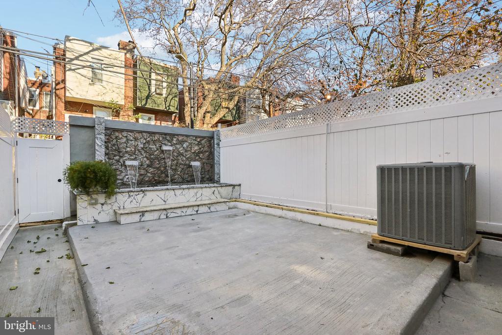 5919 COBBS CREEK PARKWAY