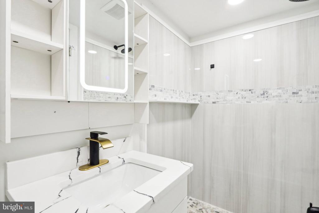 5919 COBBS CREEK PARKWAY