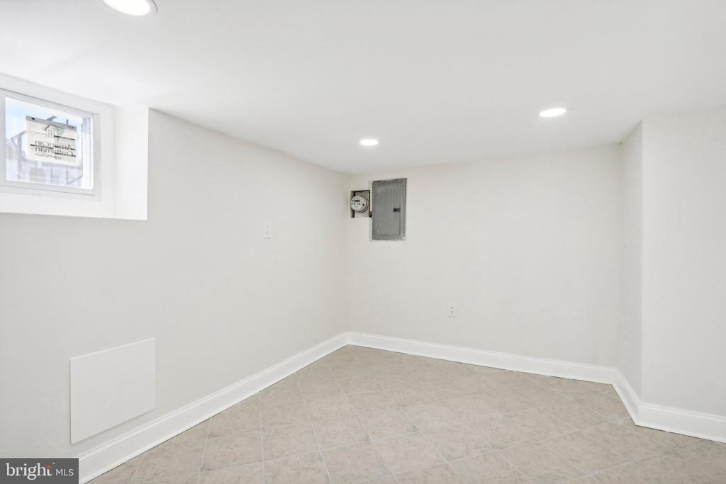 5919 COBBS CREEK PARKWAY