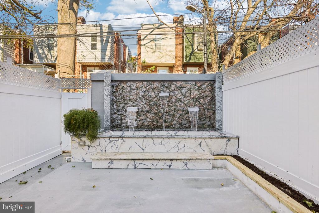 5919 COBBS CREEK PARKWAY