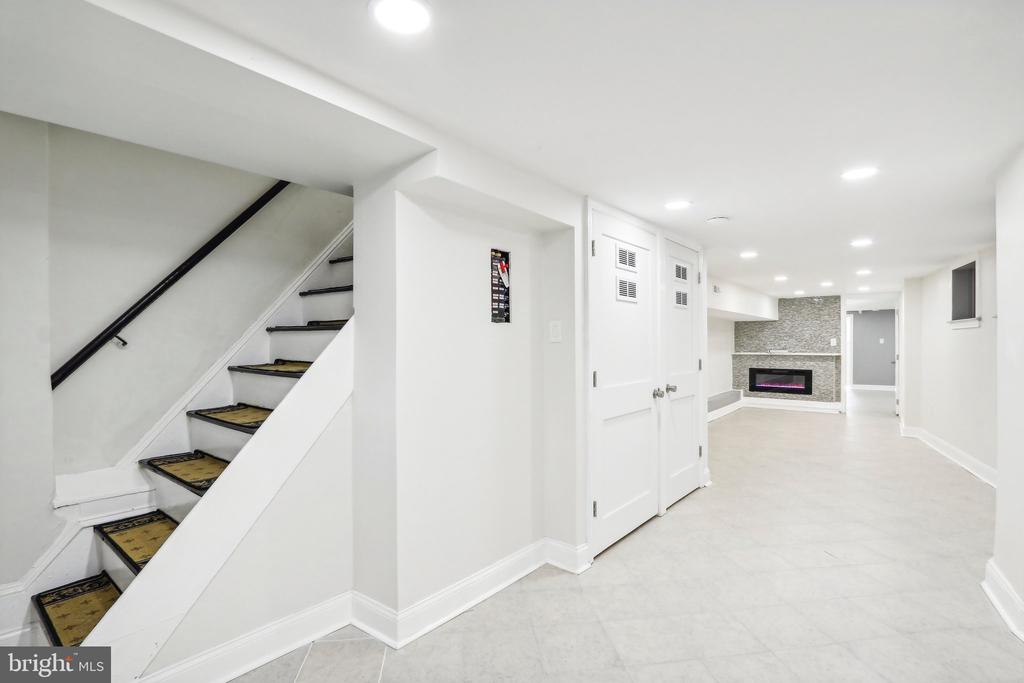 5919 COBBS CREEK PARKWAY