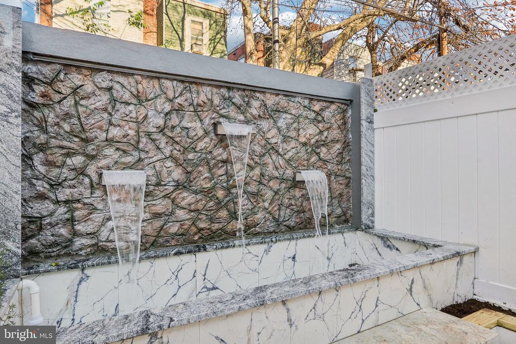 5919 COBBS CREEK PARKWAY
