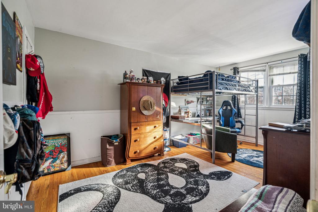 10111 N Canterbury Rd