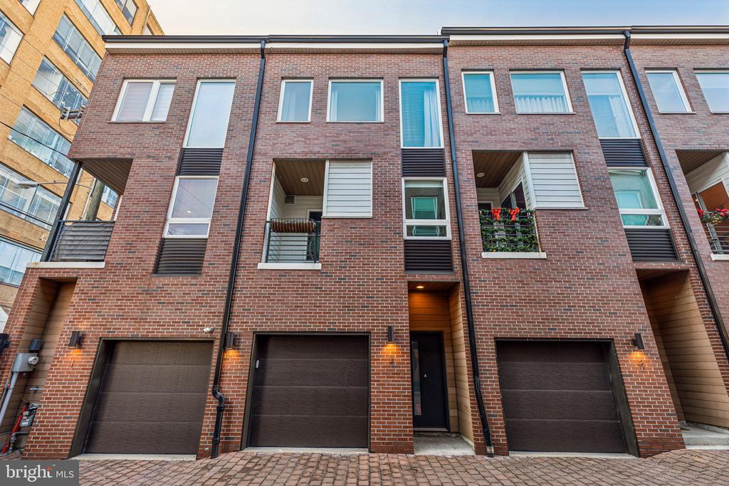 159 E Allen St #2