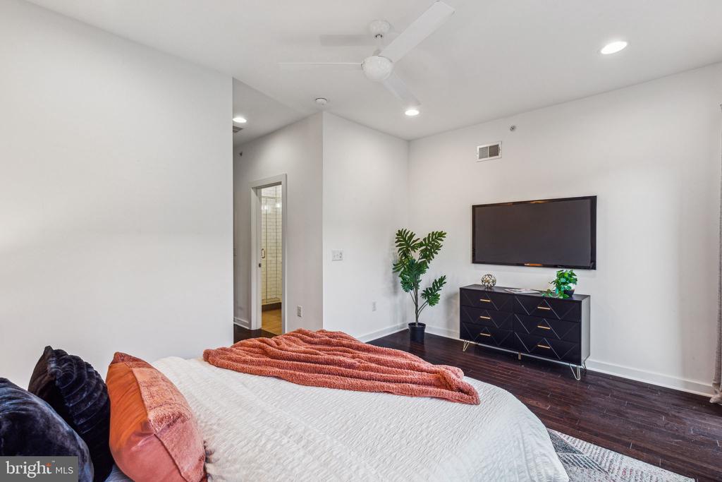 159 E Allen St #2