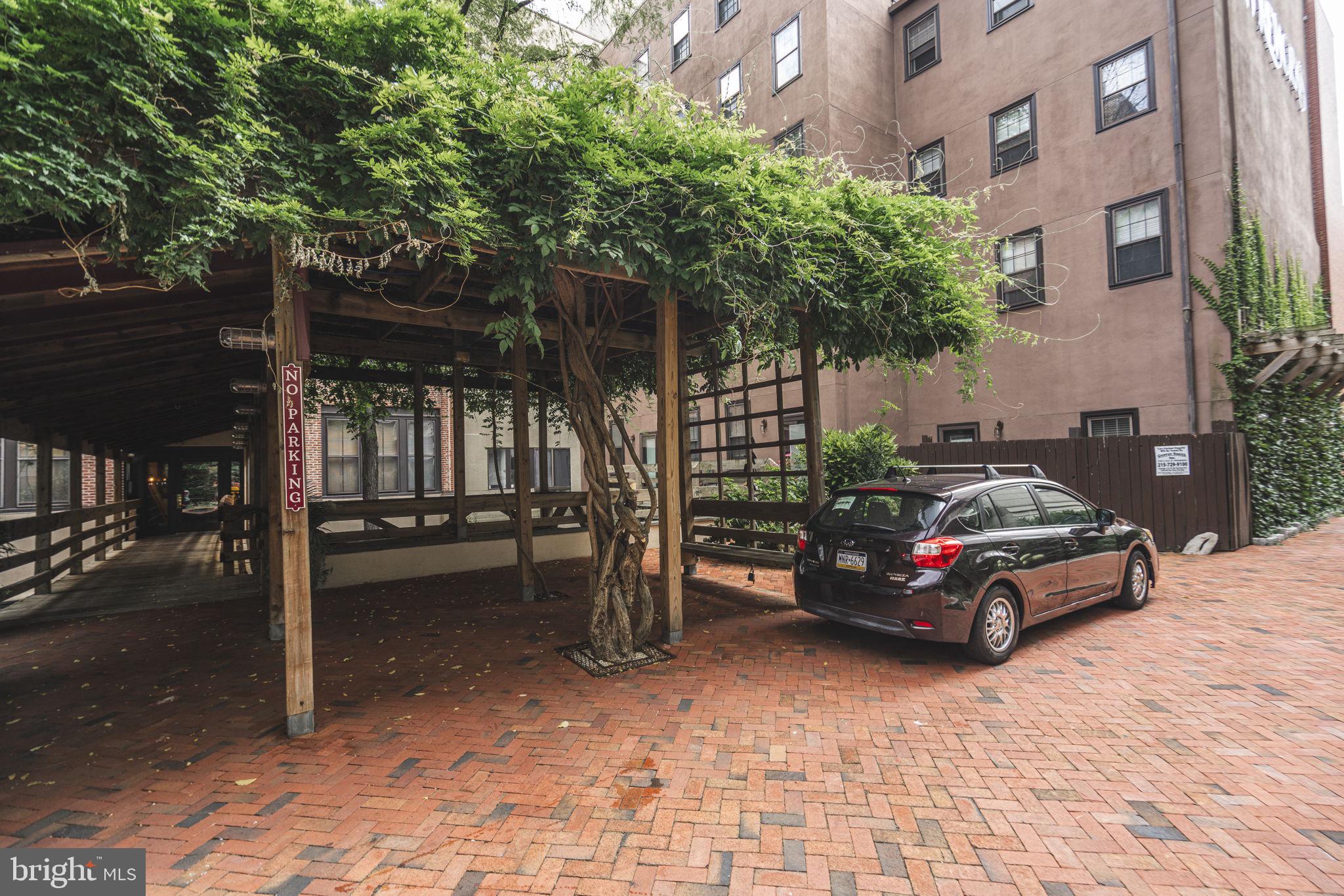 301 Race St #411