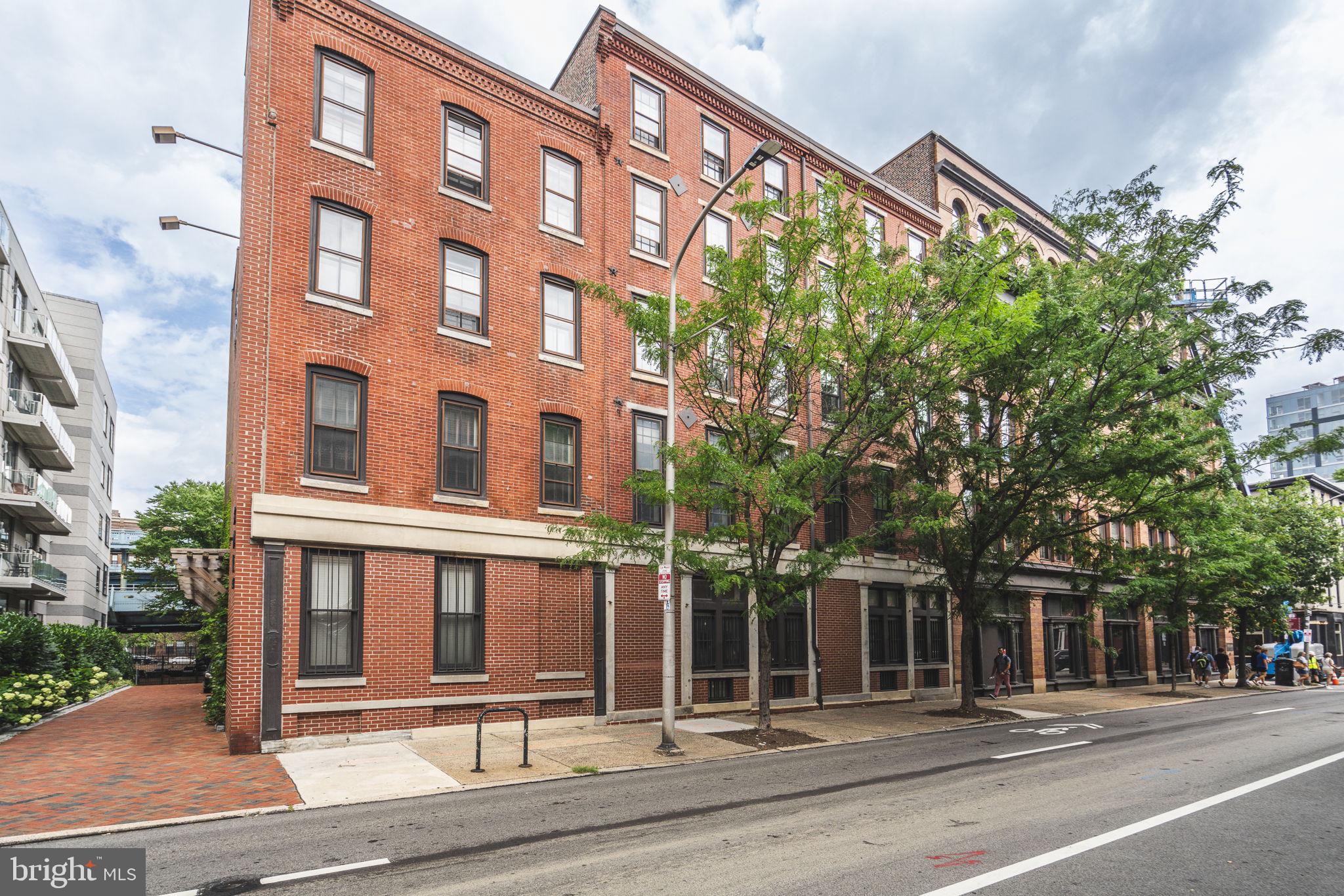 301 Race St #411