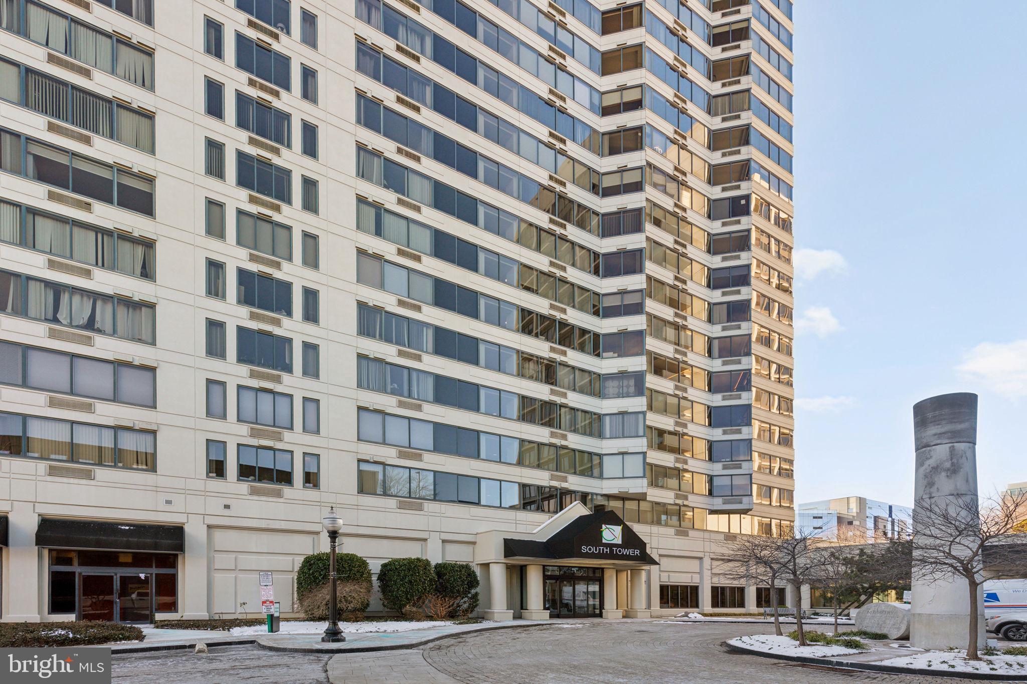 2001 Hamilton St #302