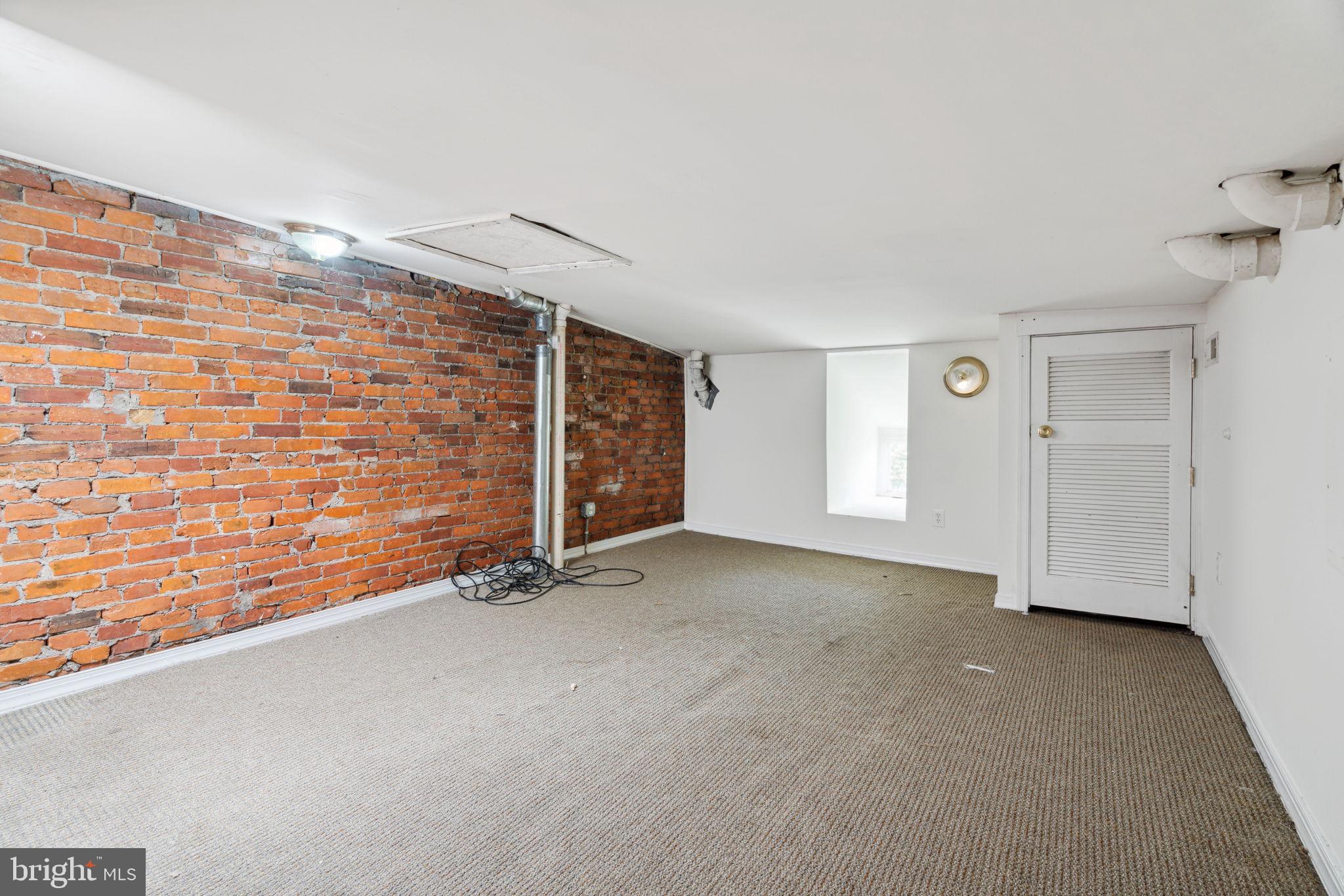 4841 Walton Ave