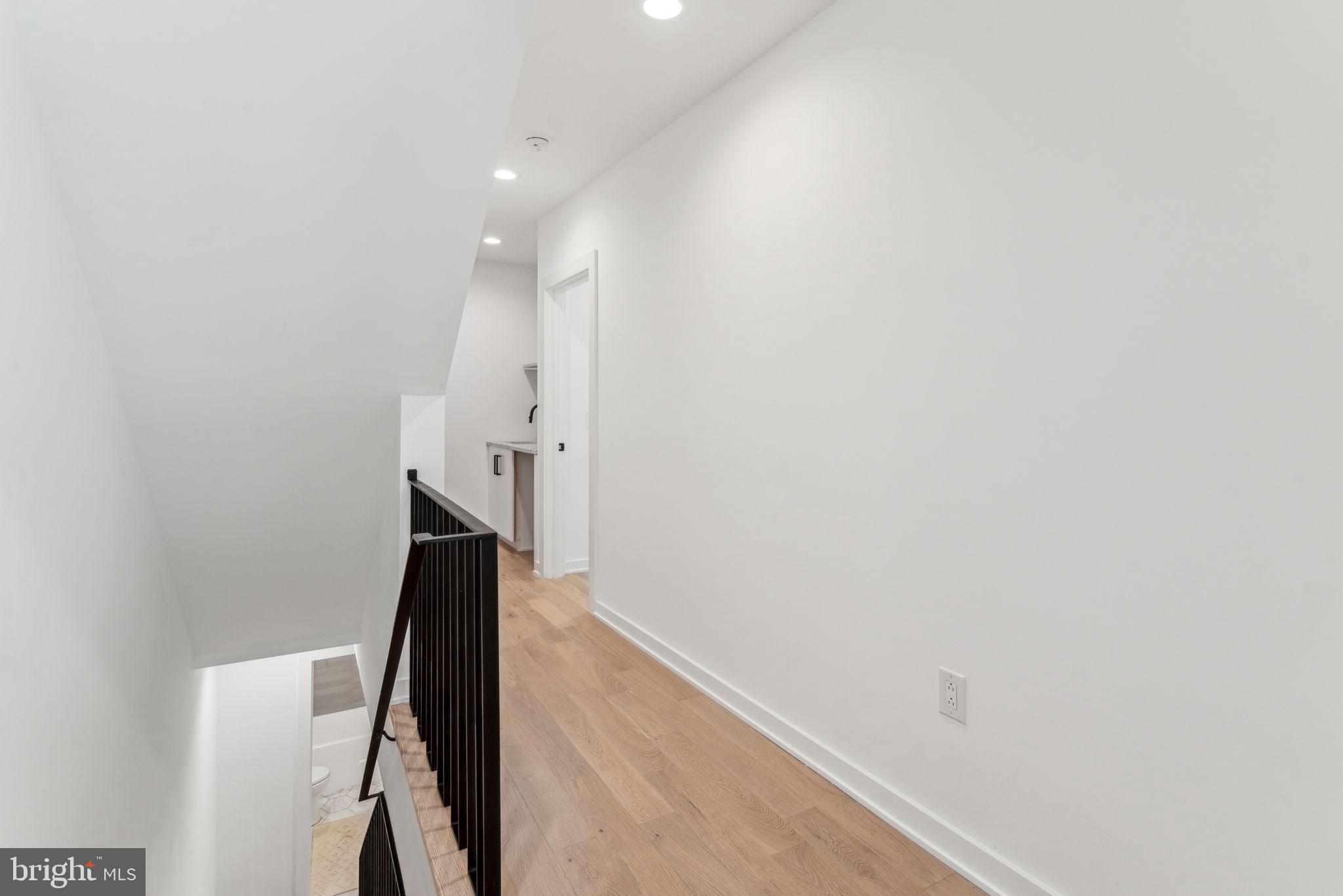 964 N Wendle Ct