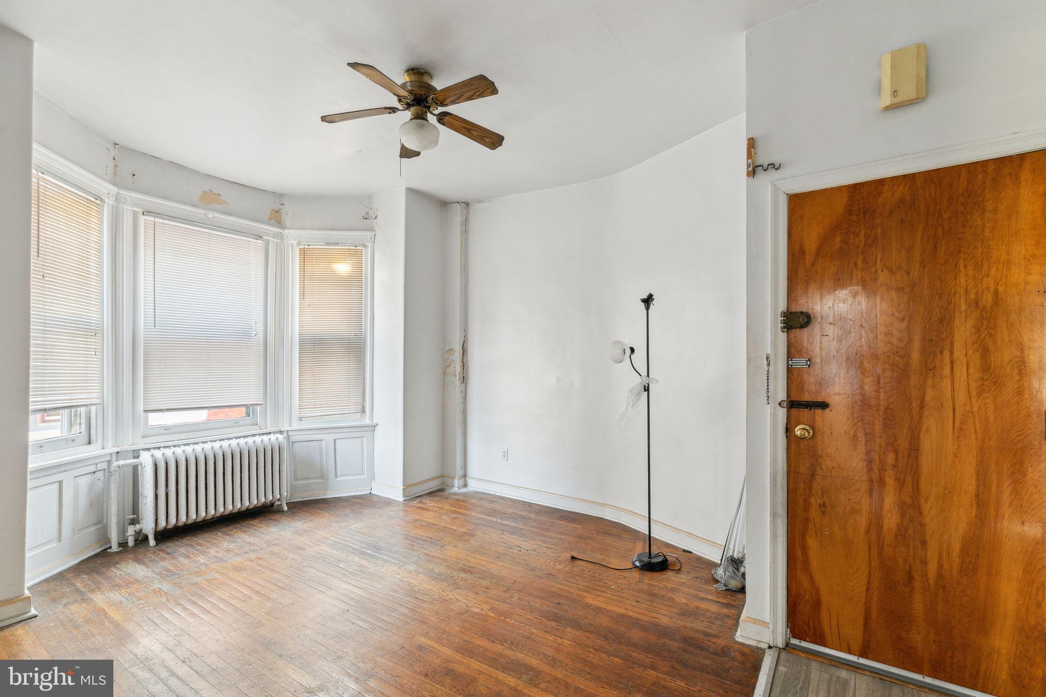 4733 Cedar Ave