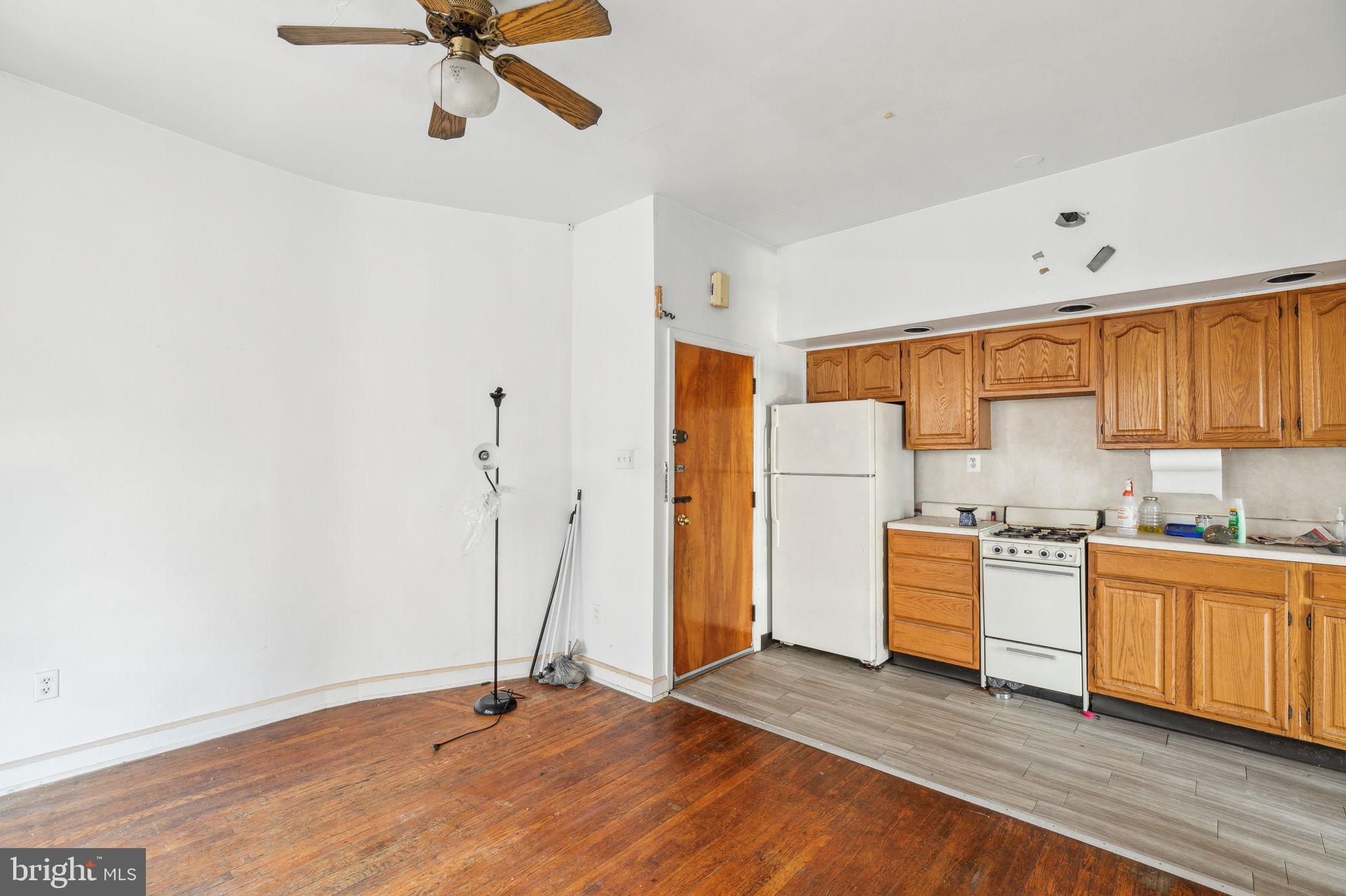 4733 Cedar Ave