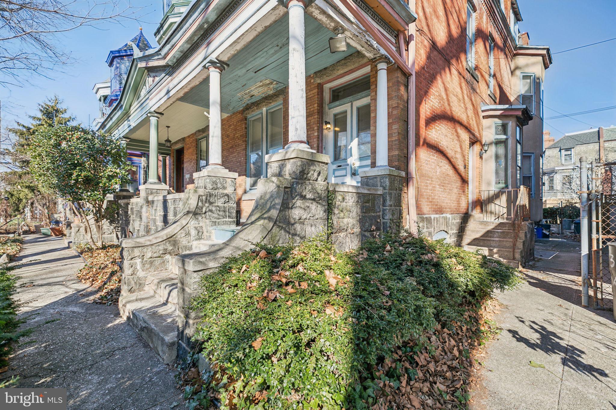 4733 Cedar Ave