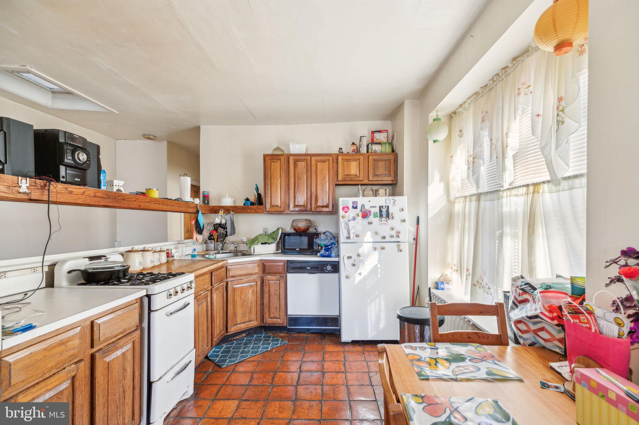 4733 Cedar Ave