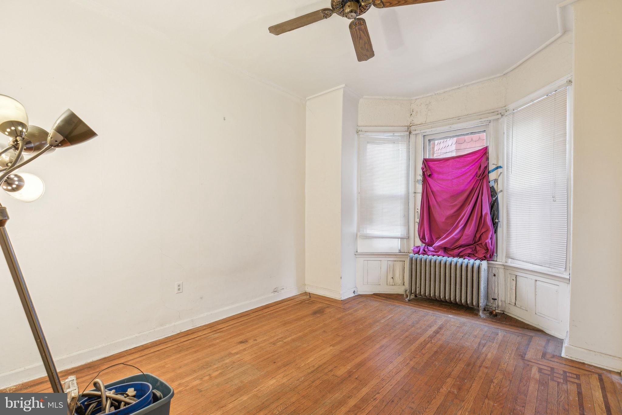 4733 Cedar Ave