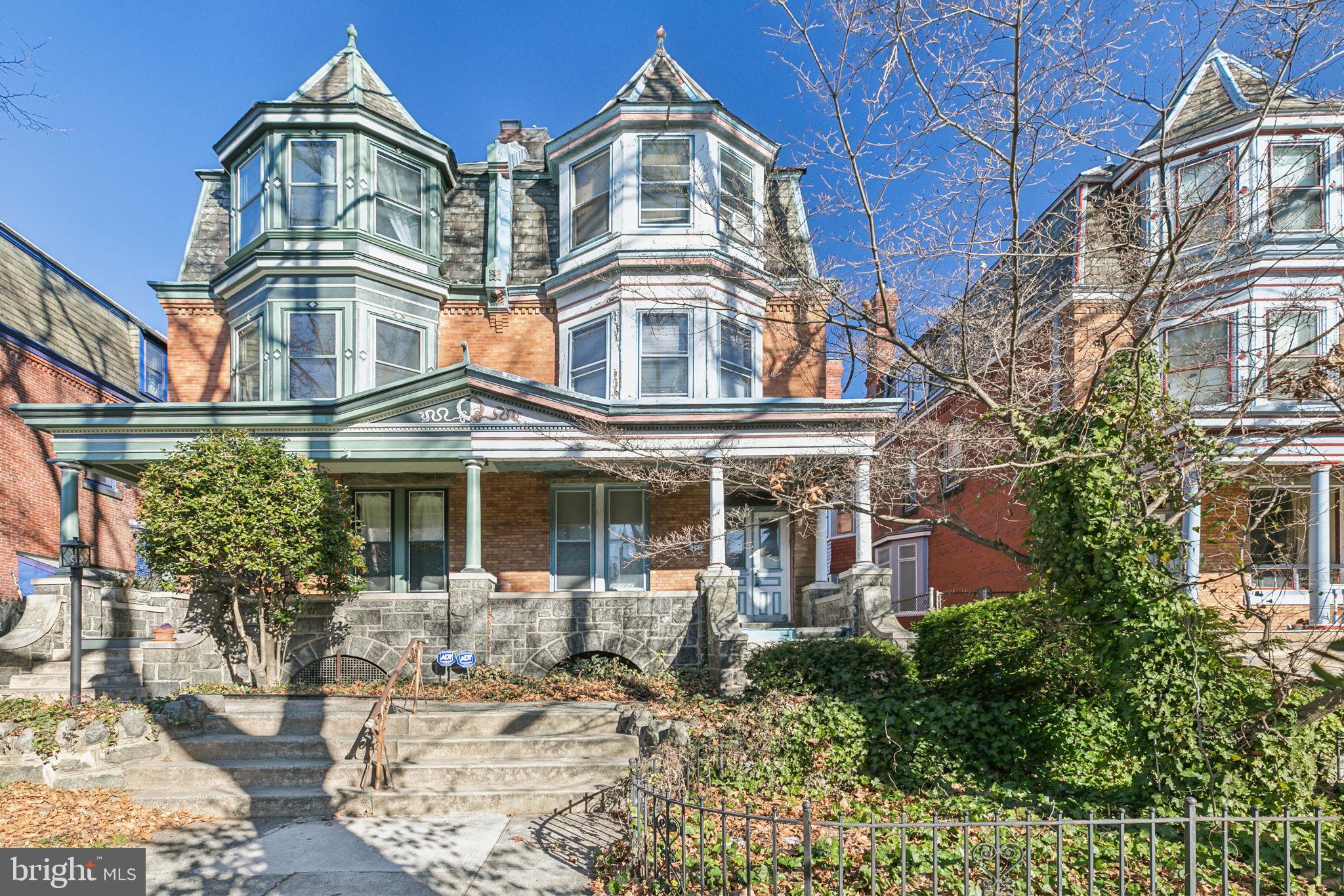 4733 Cedar Ave