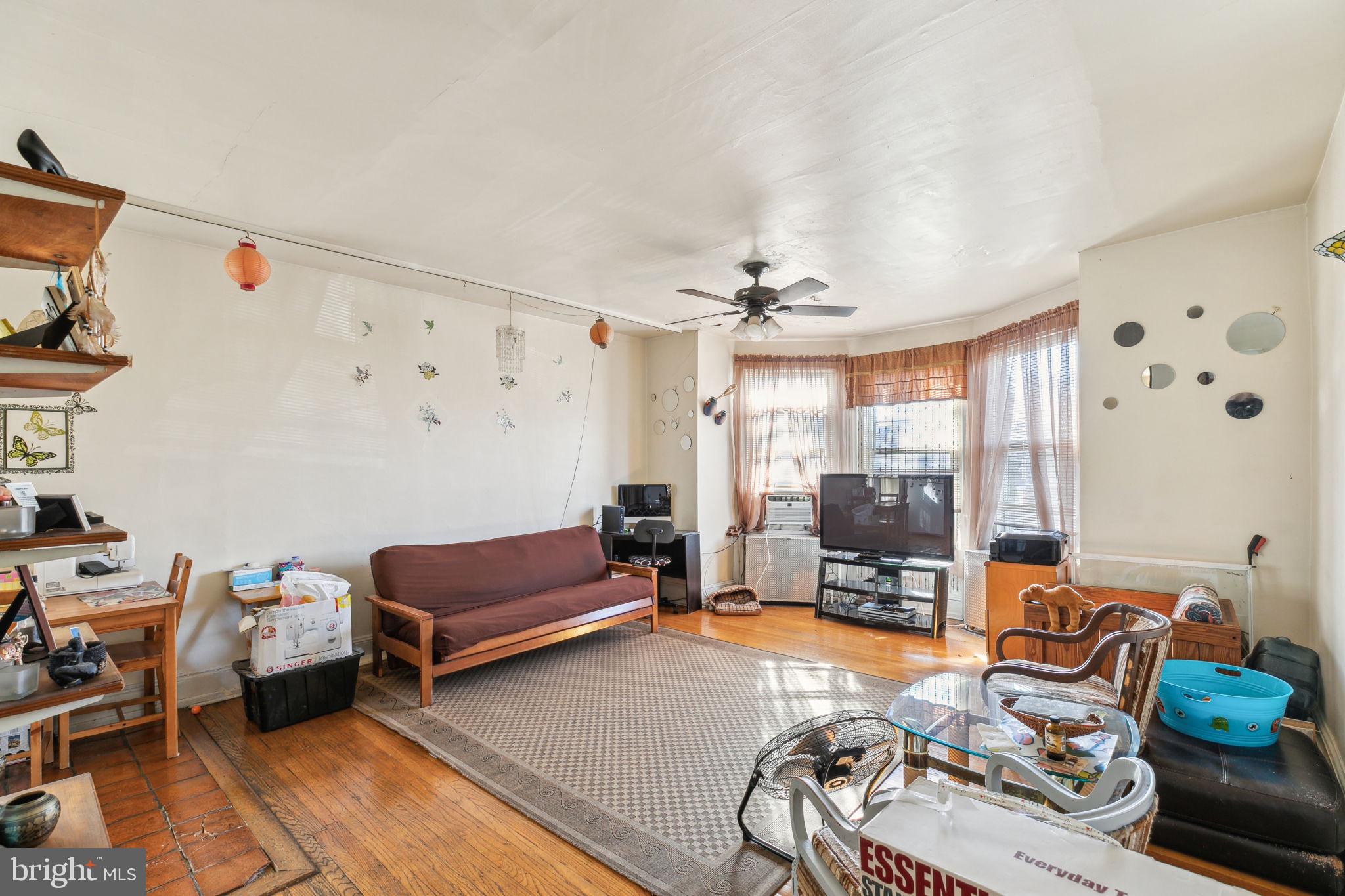 4733 Cedar Ave
