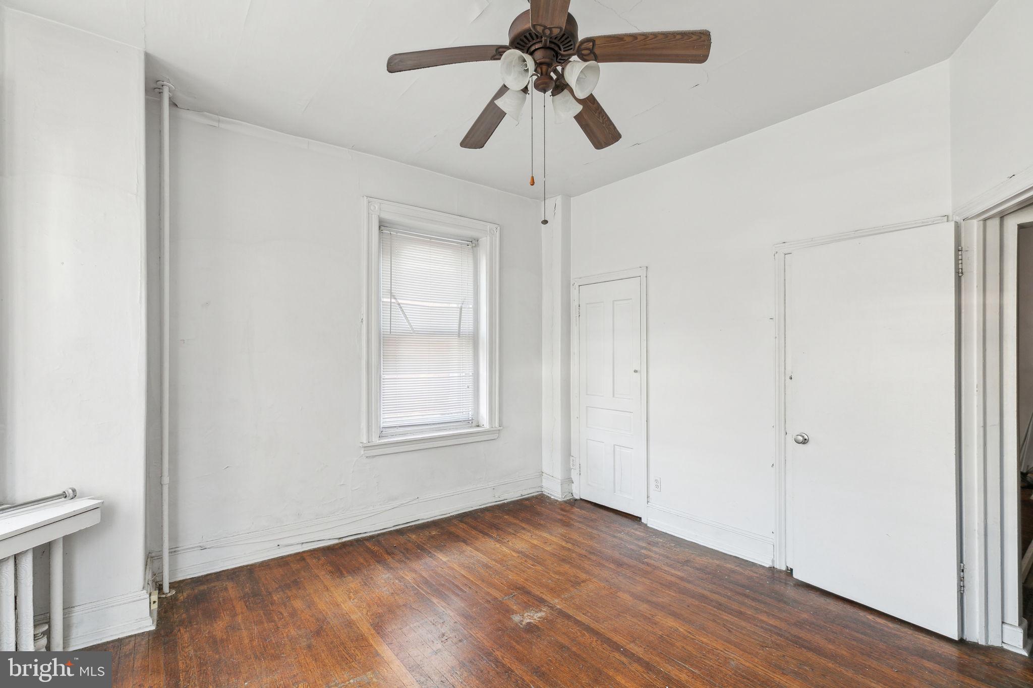 4733 Cedar Ave