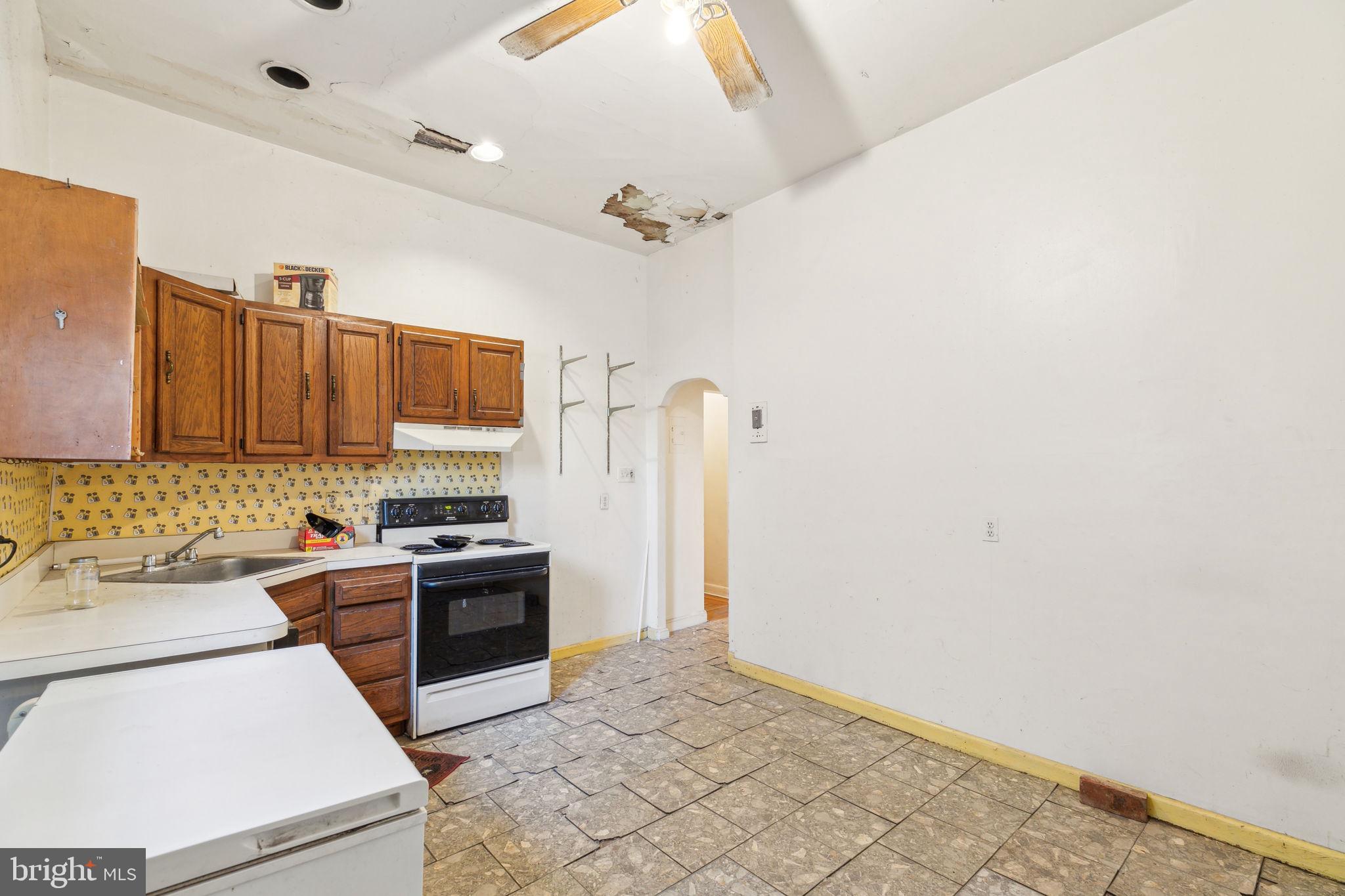 4733 Cedar Ave